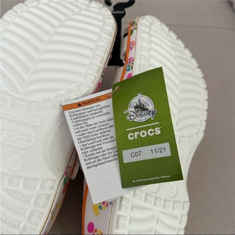 DISNEY X CROCS VAULT COLLECTION DISNEYWORLD FLORIDA WHITE NWT SIZE M7 W9 - Picture 9 of 12
